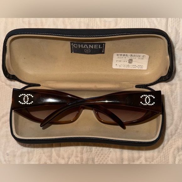 AUTHENTIC CHANEL SUNGLASSES WITH SWAROVSKI CRYSTAL CC - Picture 2 of 7